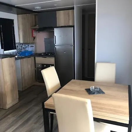Campsite Mobilhome En Roussillon - Loc *